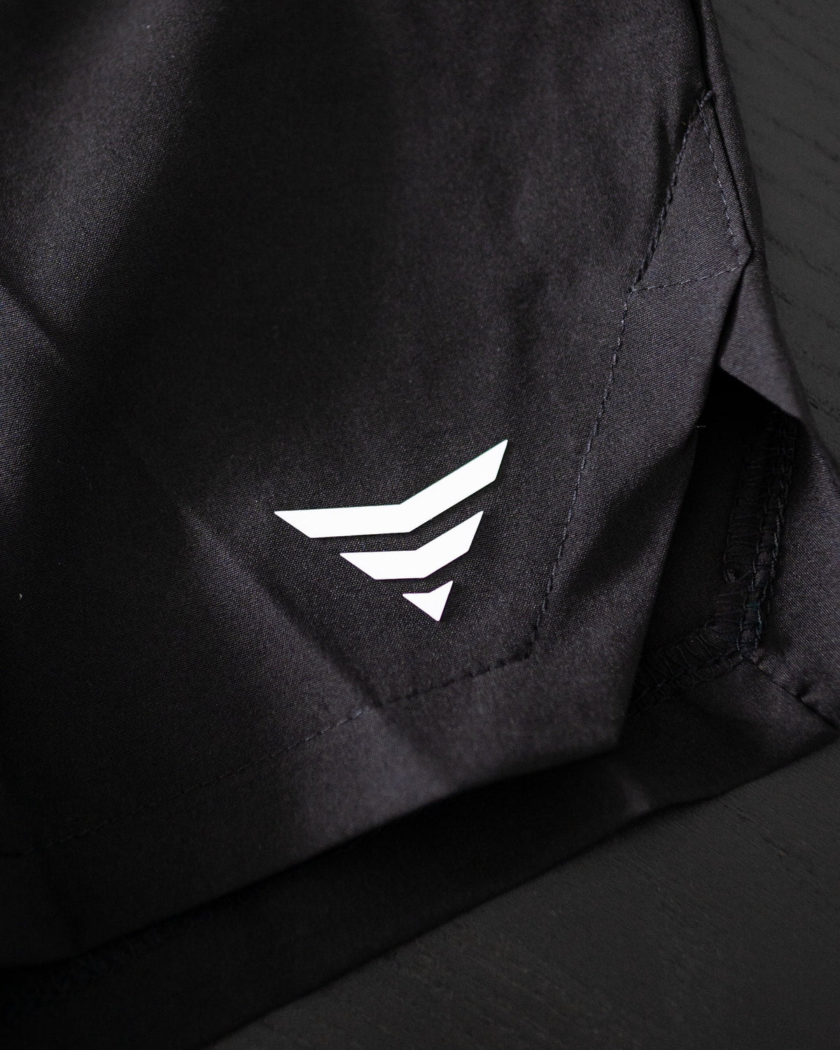 Performance 5 inch Shorts, logo detail